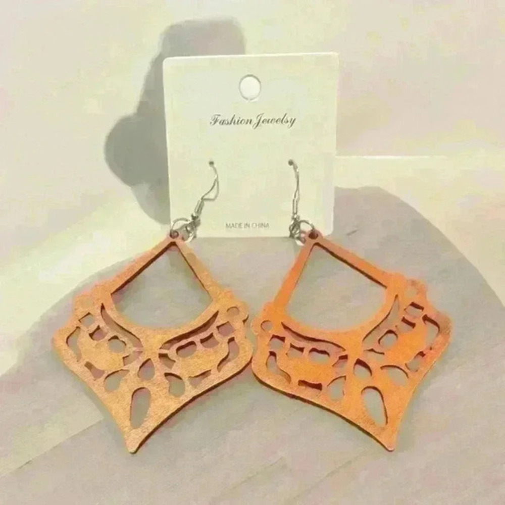 COPY - NWT Fashion Earrings by Ellie Boutique ❤️